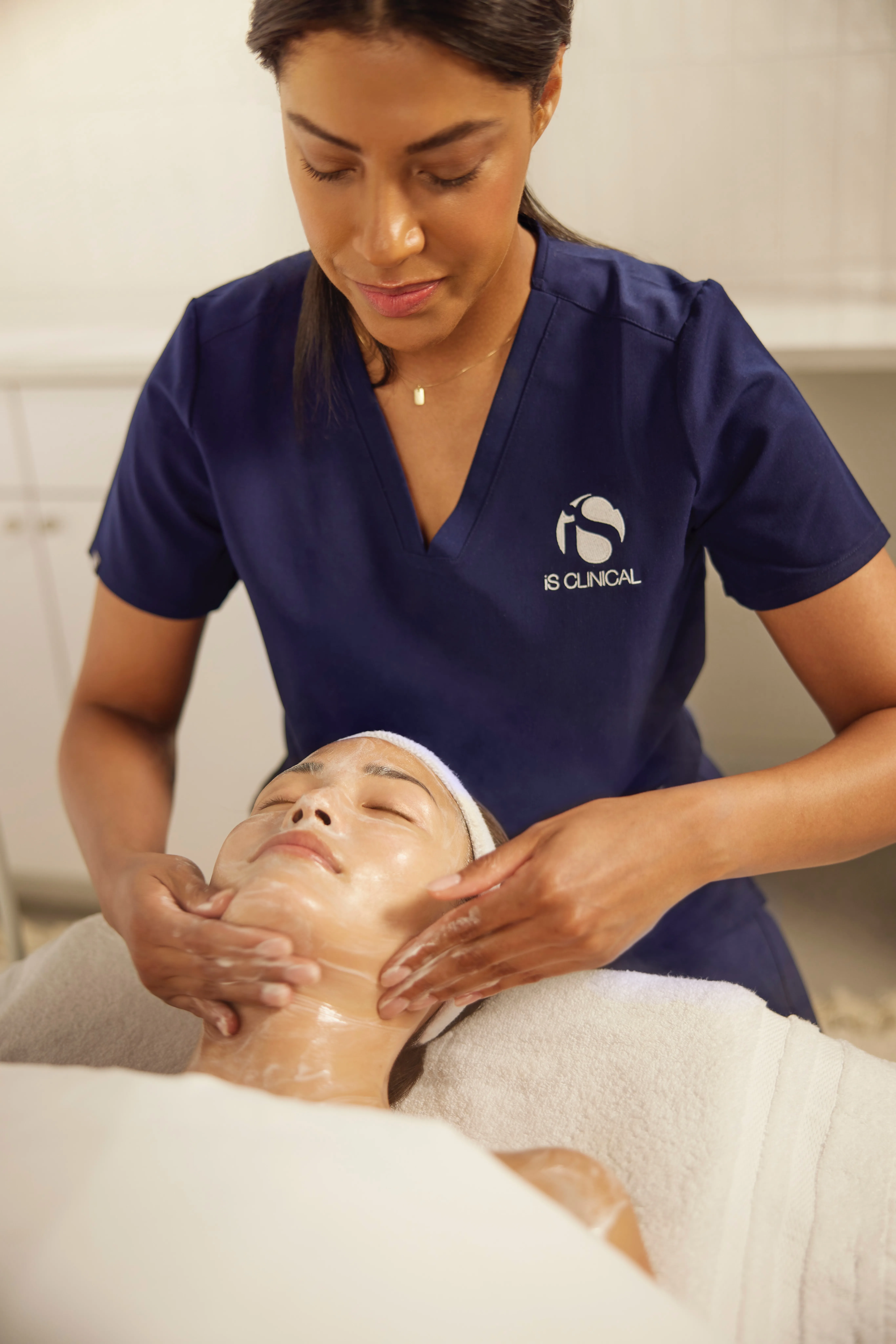 Tiszta bőr kezelés | Exfoliating clear skin facial